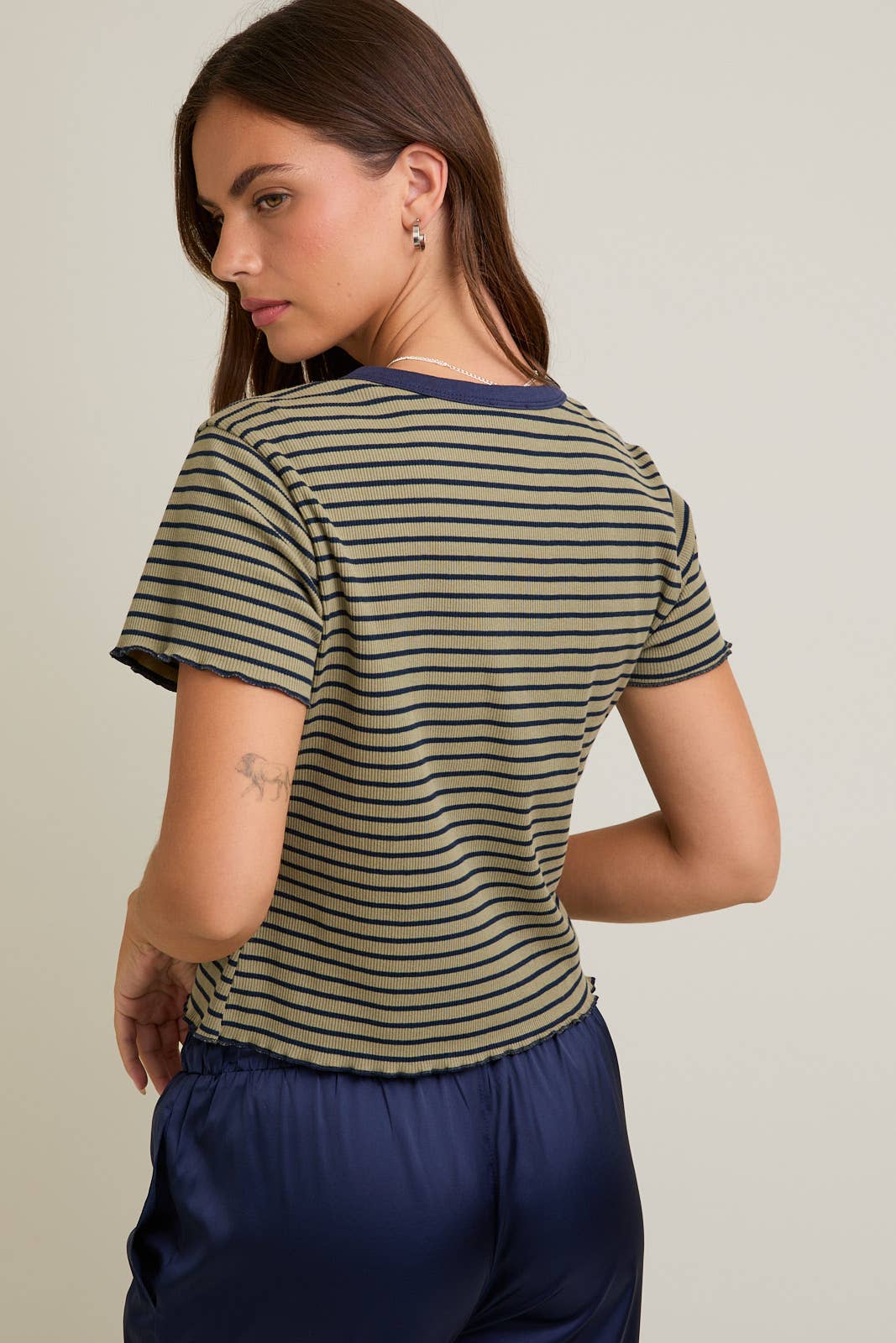 Arlo Tee
