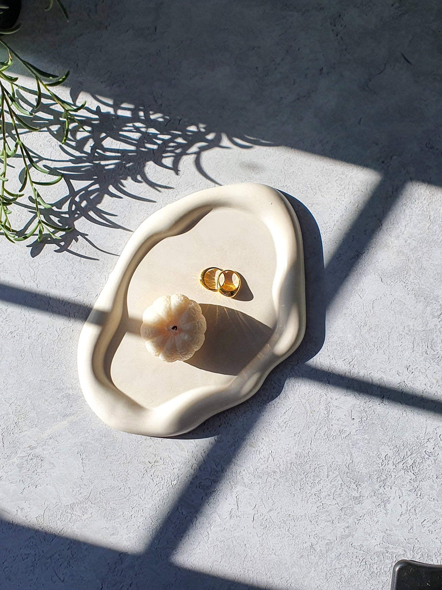 Cloudy Curvy Tray