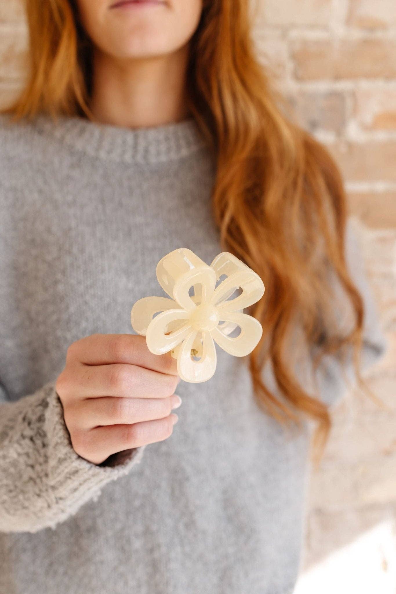 Flower Claw Clip: Cream