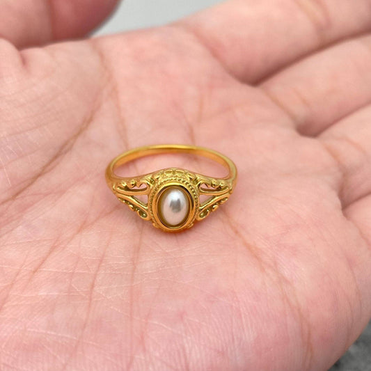 Pearl Vintage Ring
