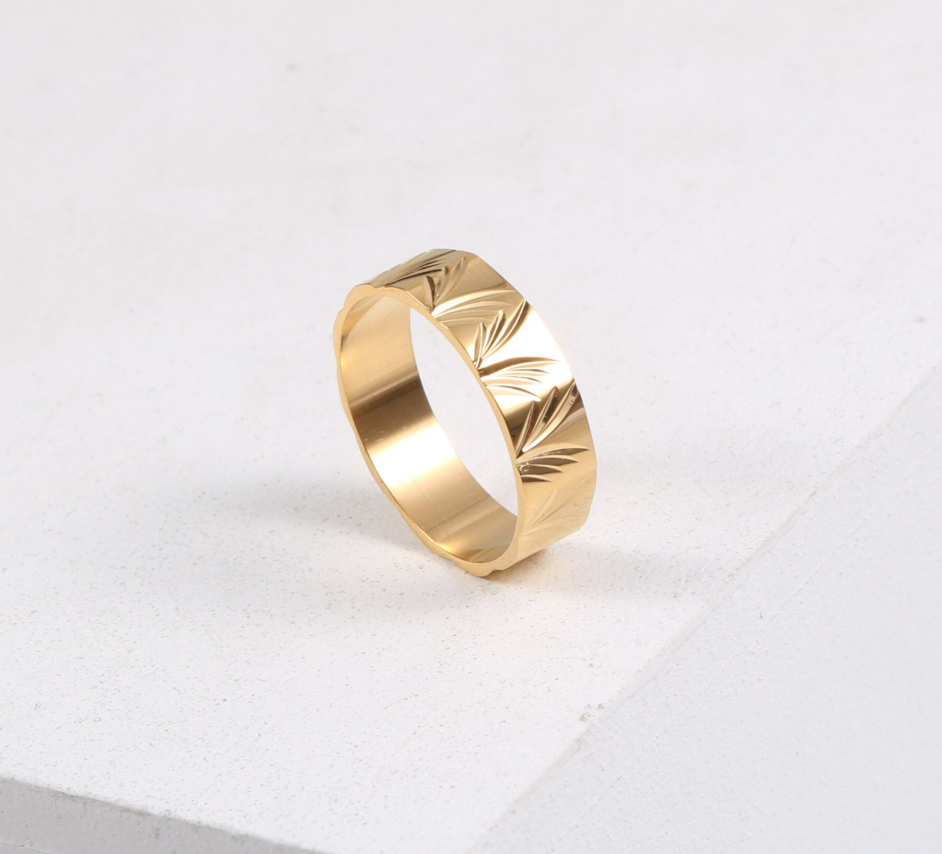 Carved Filigree Palm Flower Ring