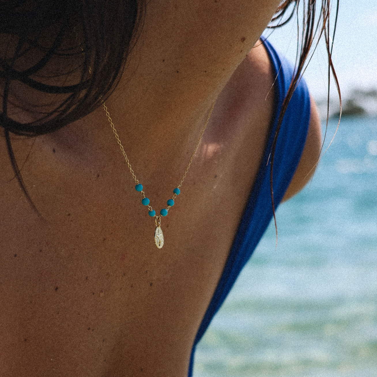 Sand Dollar Necklace: Gold