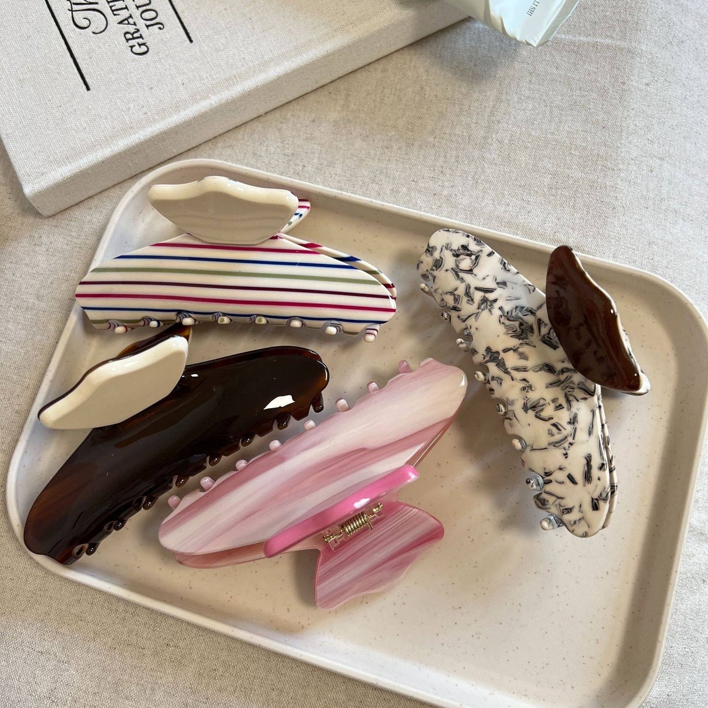 Dipped Shop - Splice Color Block Acetate Hair Claw MK2PPM6W6HCP579: Striped