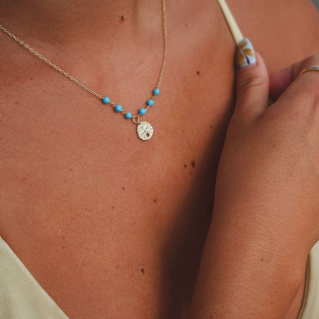 Sand Dollar Necklace: Gold