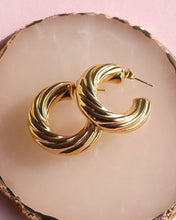 Load image into Gallery viewer, Elysia Twisted Hoop Earrings Gold
