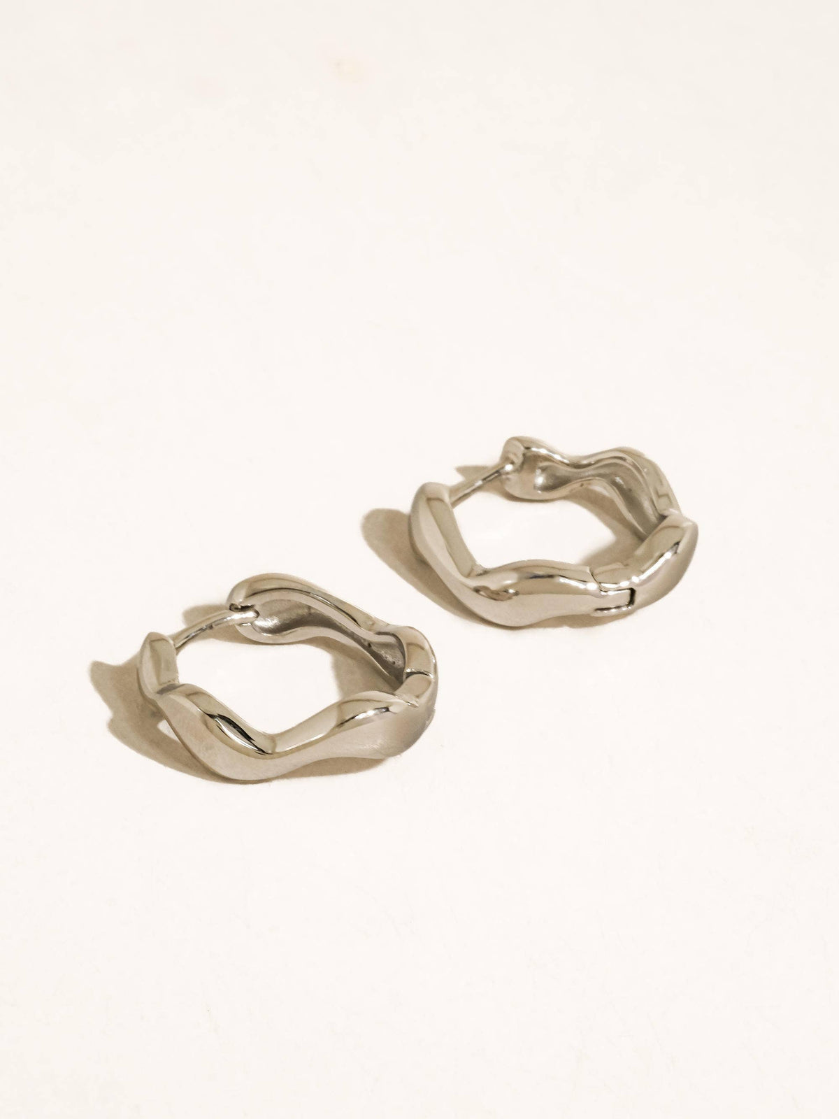 Bella Wavy Hoop Earrings Silver
