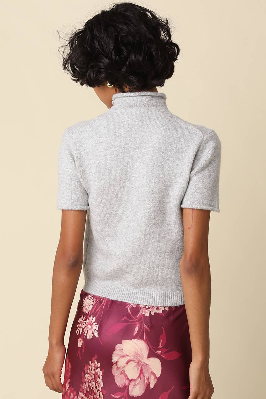 Olivaceous - Alani Mock Neck Knit Top: OATMEAL / L