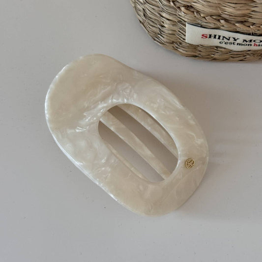 Conch Hair Claw Pearl