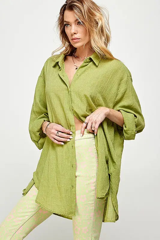 Beach Bound Button Down Kiwi
