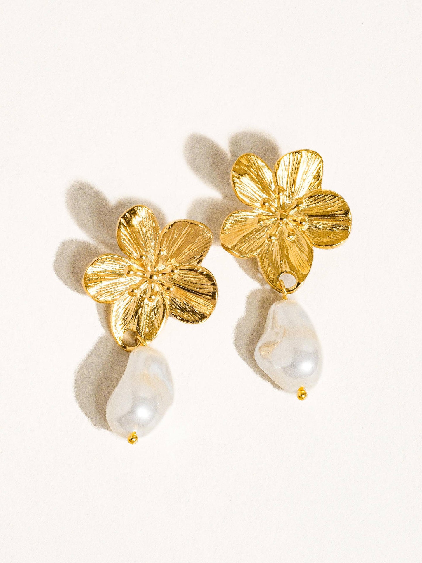 Cypress Flower Pearl Earring
