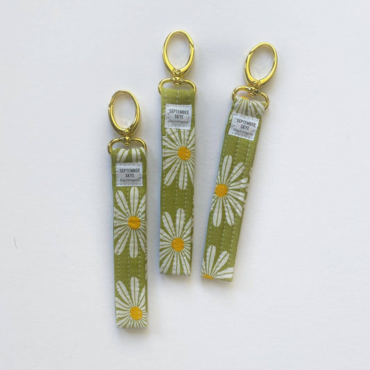 Daisy Keychain Olive