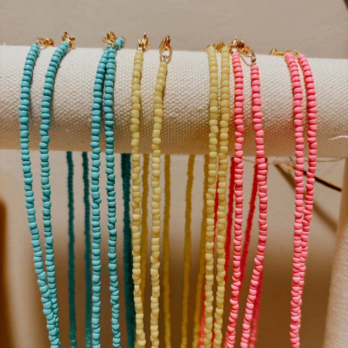 Summer Shell Necklaces: Yellow