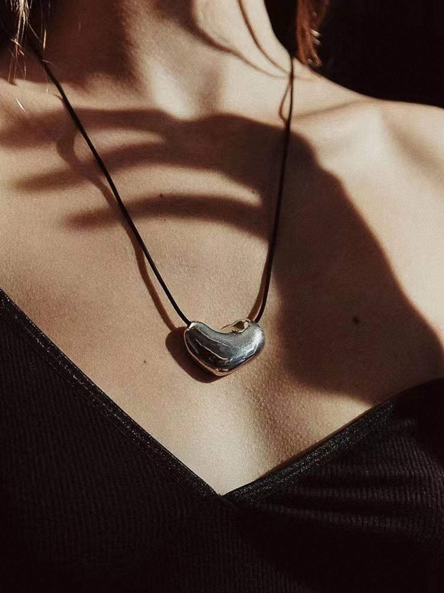 Flânerie by MAIQ - Willow White Platinum Plated Statement Heart Necklace: Silver