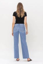 Load image into Gallery viewer, 90s Straight Leg Jean
