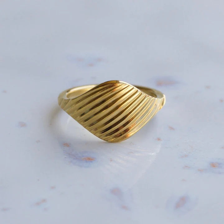 Kasserine Scallop Ring