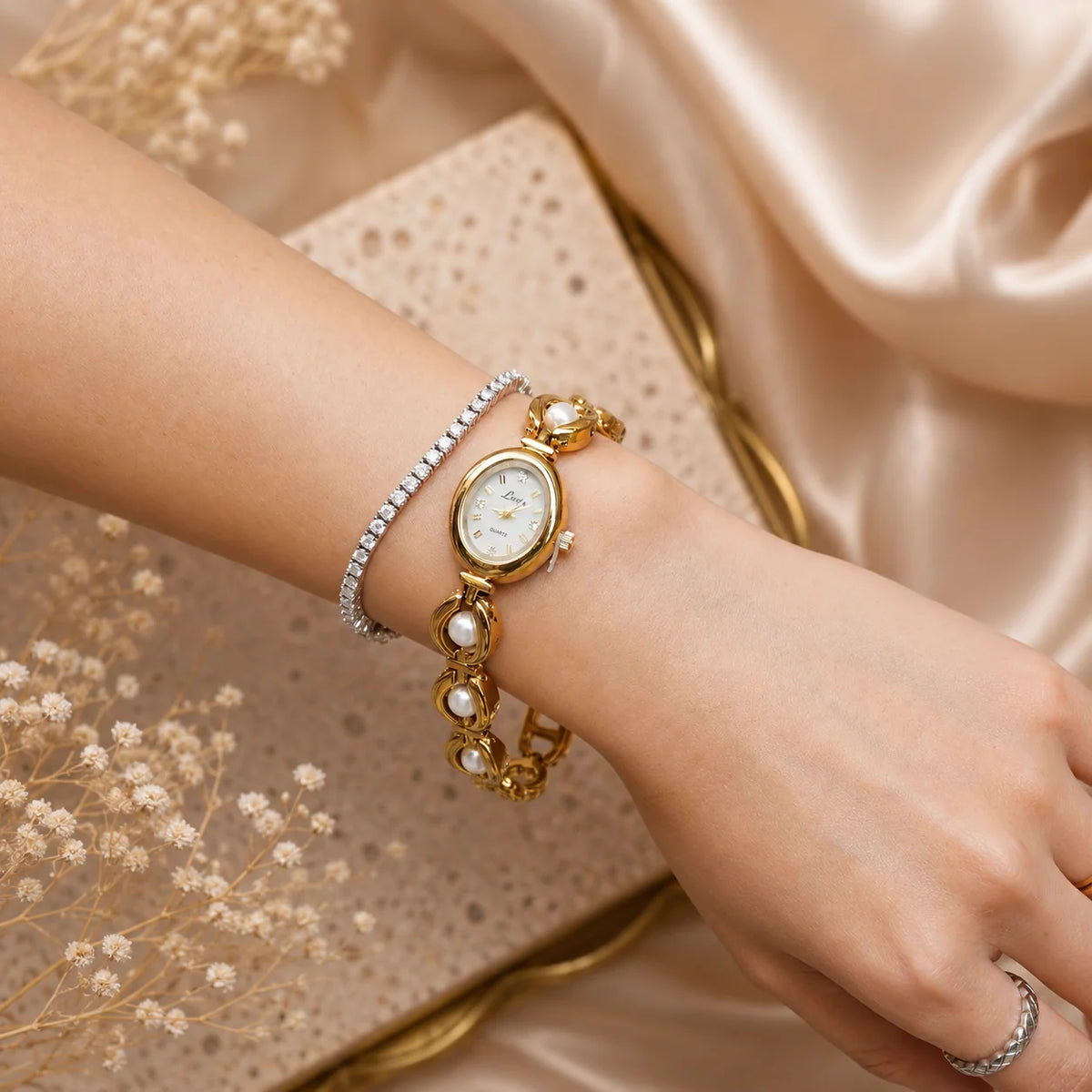 Pearl Retro Watch