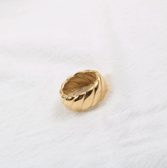 Wide Croissant Ring