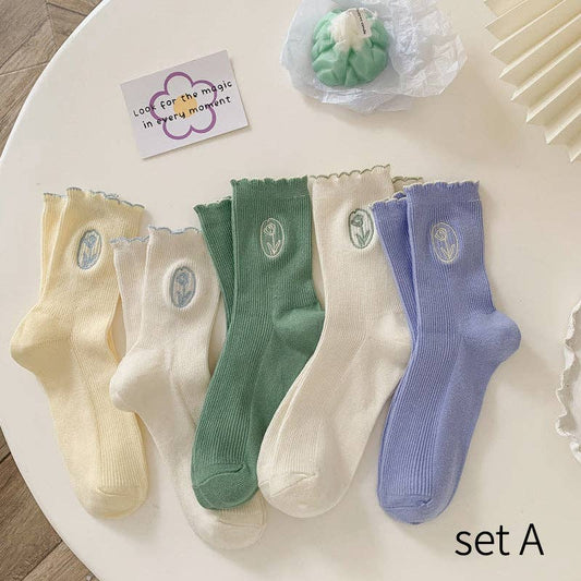 Creamy Tulip Socks