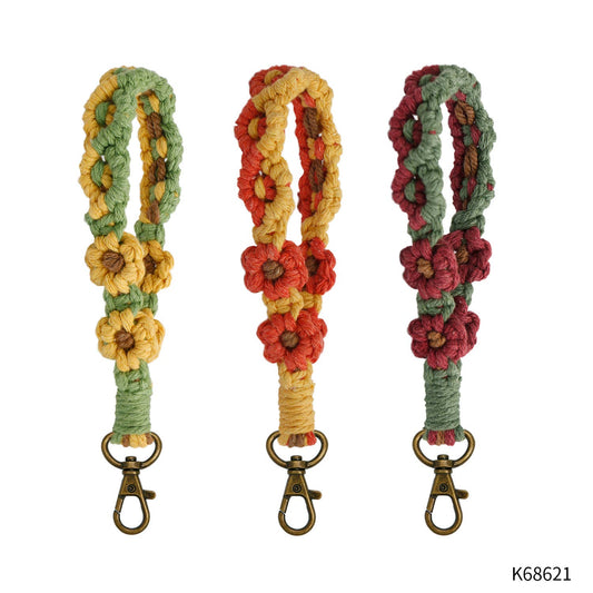 Macrame Daisy Keychain Ast.